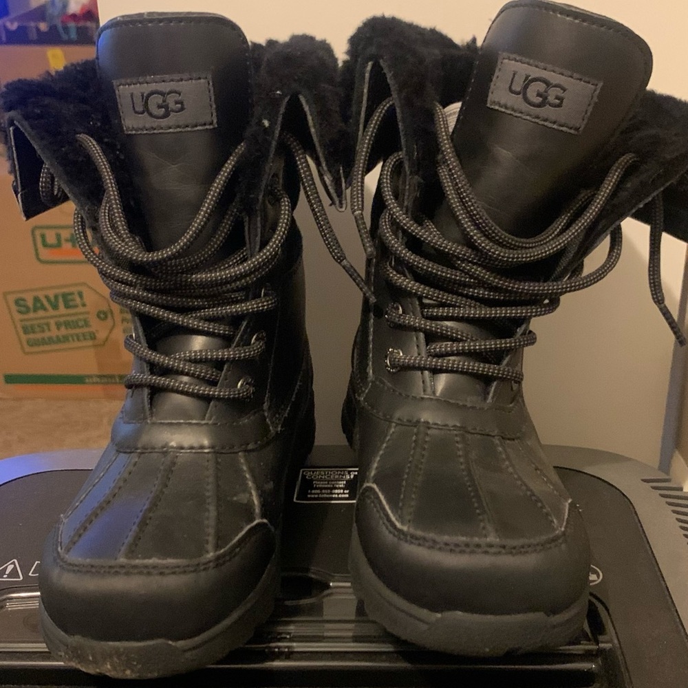 UGG Boy's Butte II CWR Waterproof Boot Black Leather